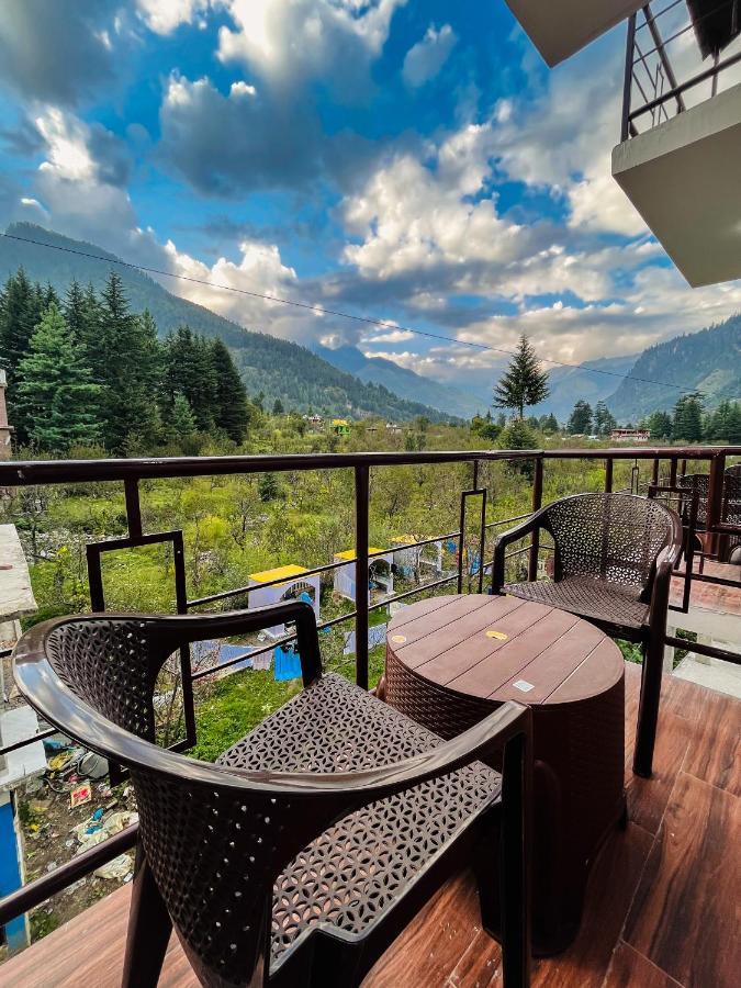 Apple Flower With Balcony And Mountain View Manali (Himachal Pradesh) Exterior photo